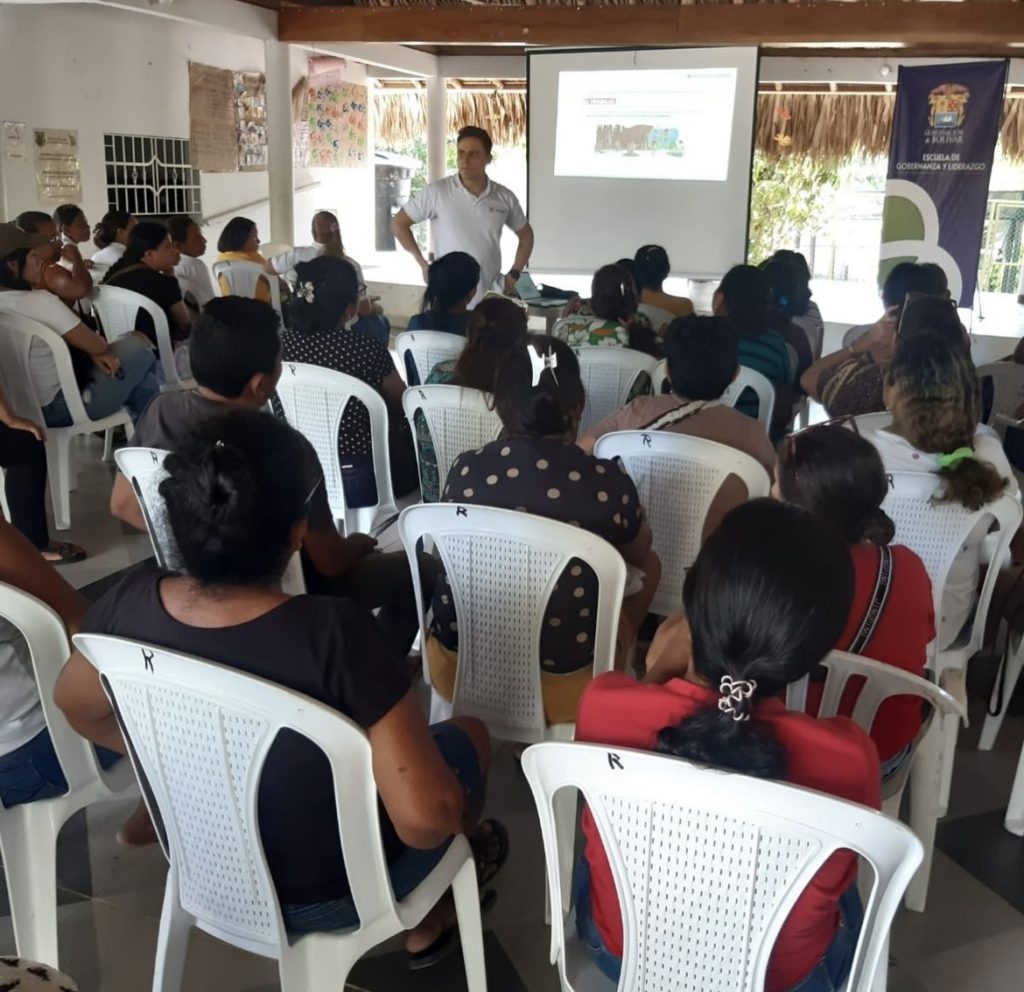 FORMACIÓN EN LIDERAZGO Y NEGOCIOS EXITOSOS EN ENTORNOS SAN JACINTO.