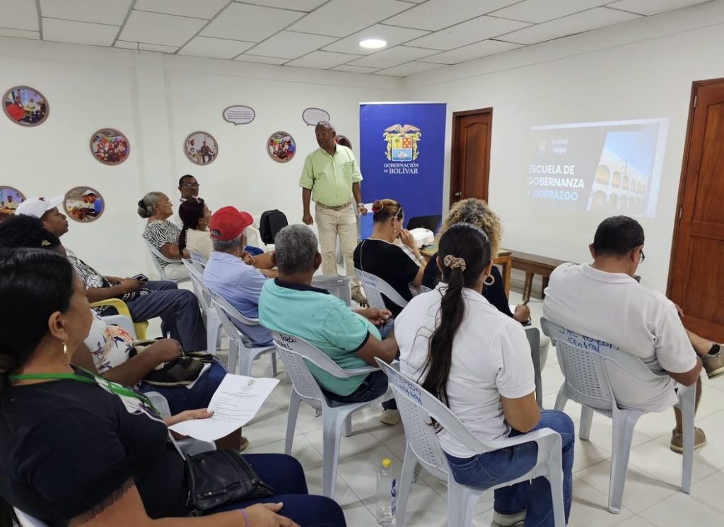 TALLER DE LIDERAZGO COMUNITARIO BARRIO POZON