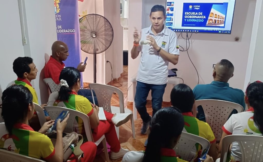 FORMACIÓN EN LIDERAZGO COMUNITARIO EN EL BARRIO CIUDADELA 2000.