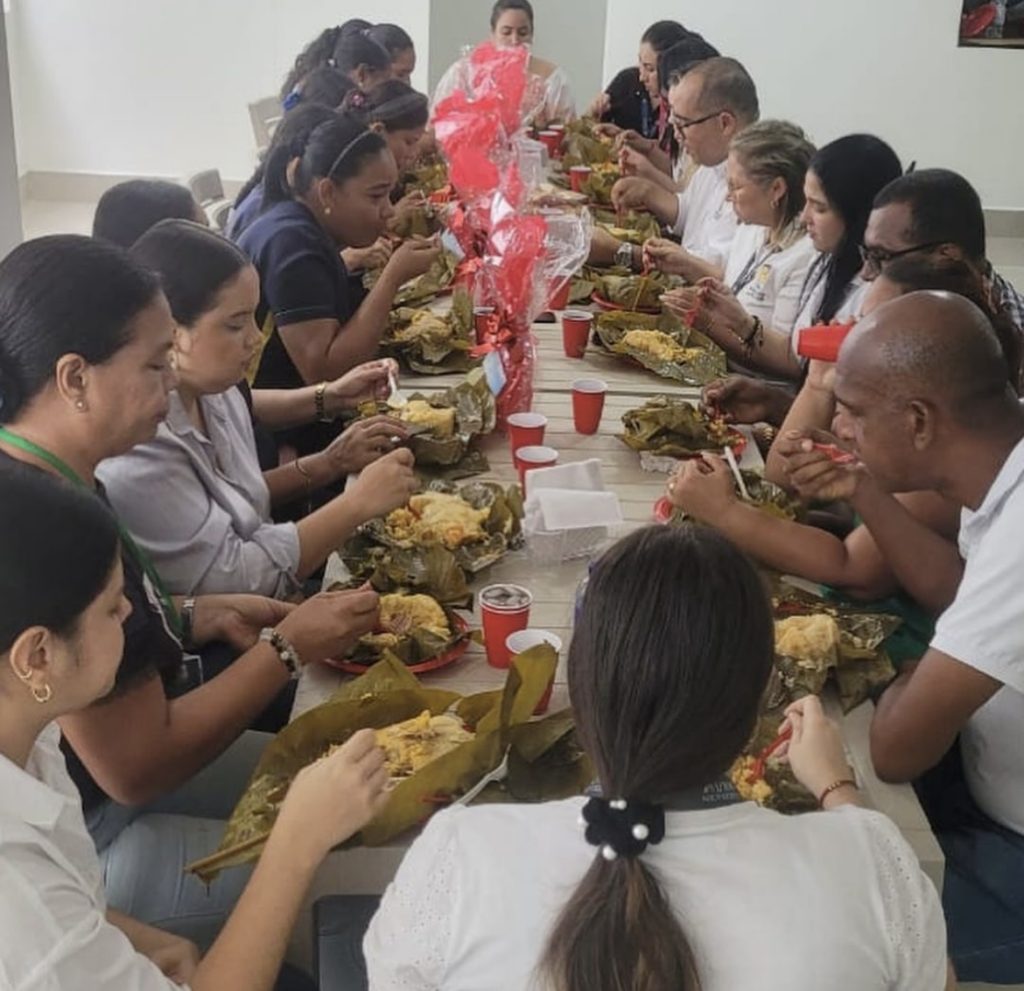 RECONOCIMIENTO POR SU LABOR A NUESTRAS COLABORADORAS EN SERVICIOS GENERALES
